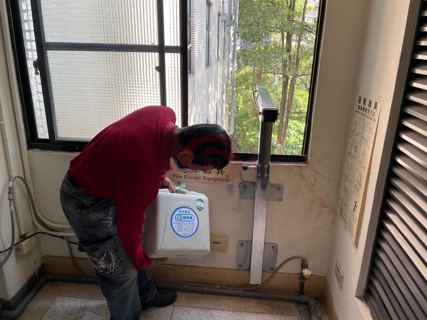 Re: [請益] 新北市的新大樓陽台加窗規定